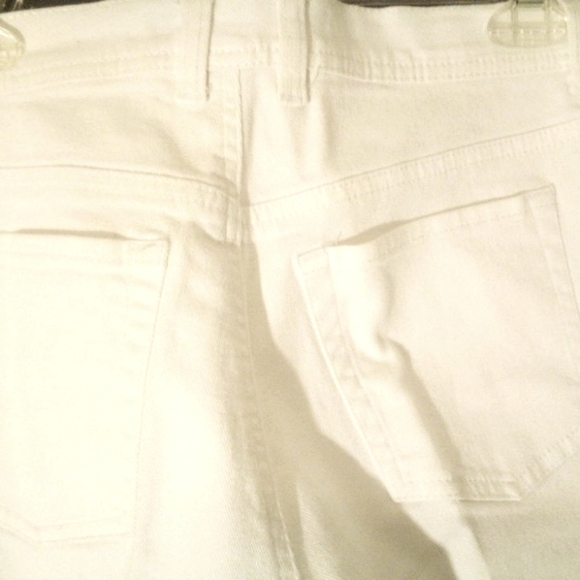 Gloria Vanderbilt White Jeans Sz 10 Petite 28" in seam GV silver-toned h… - Picture 5 of 5